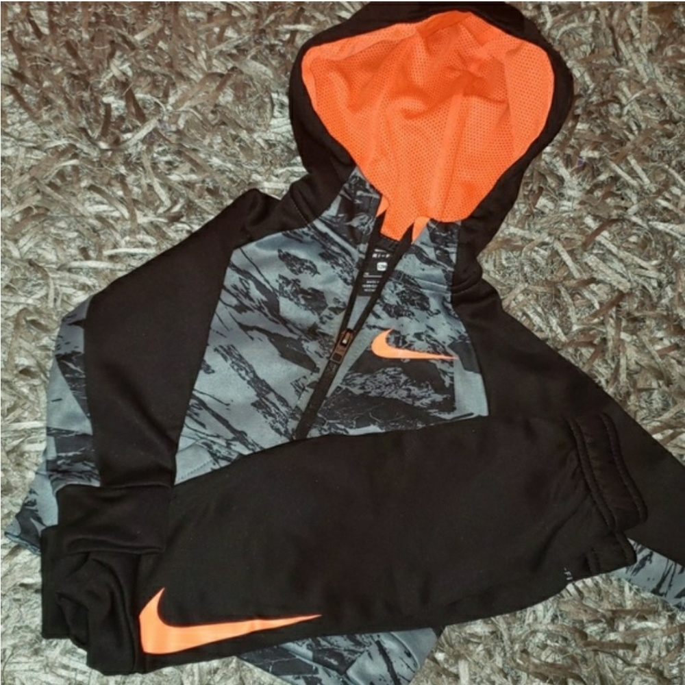 Nike track suit